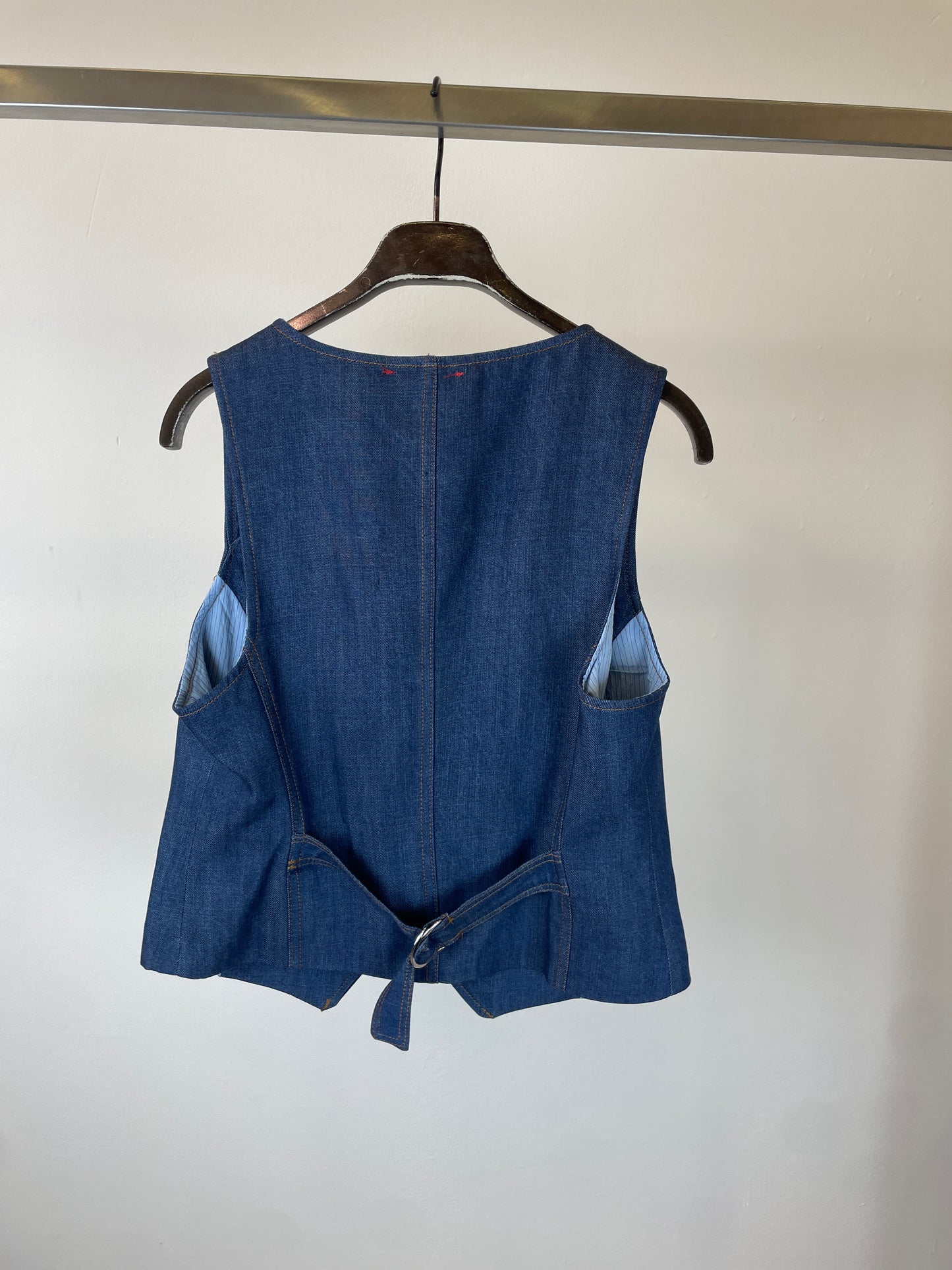GILET CON CUCITURE DETTAGLIO