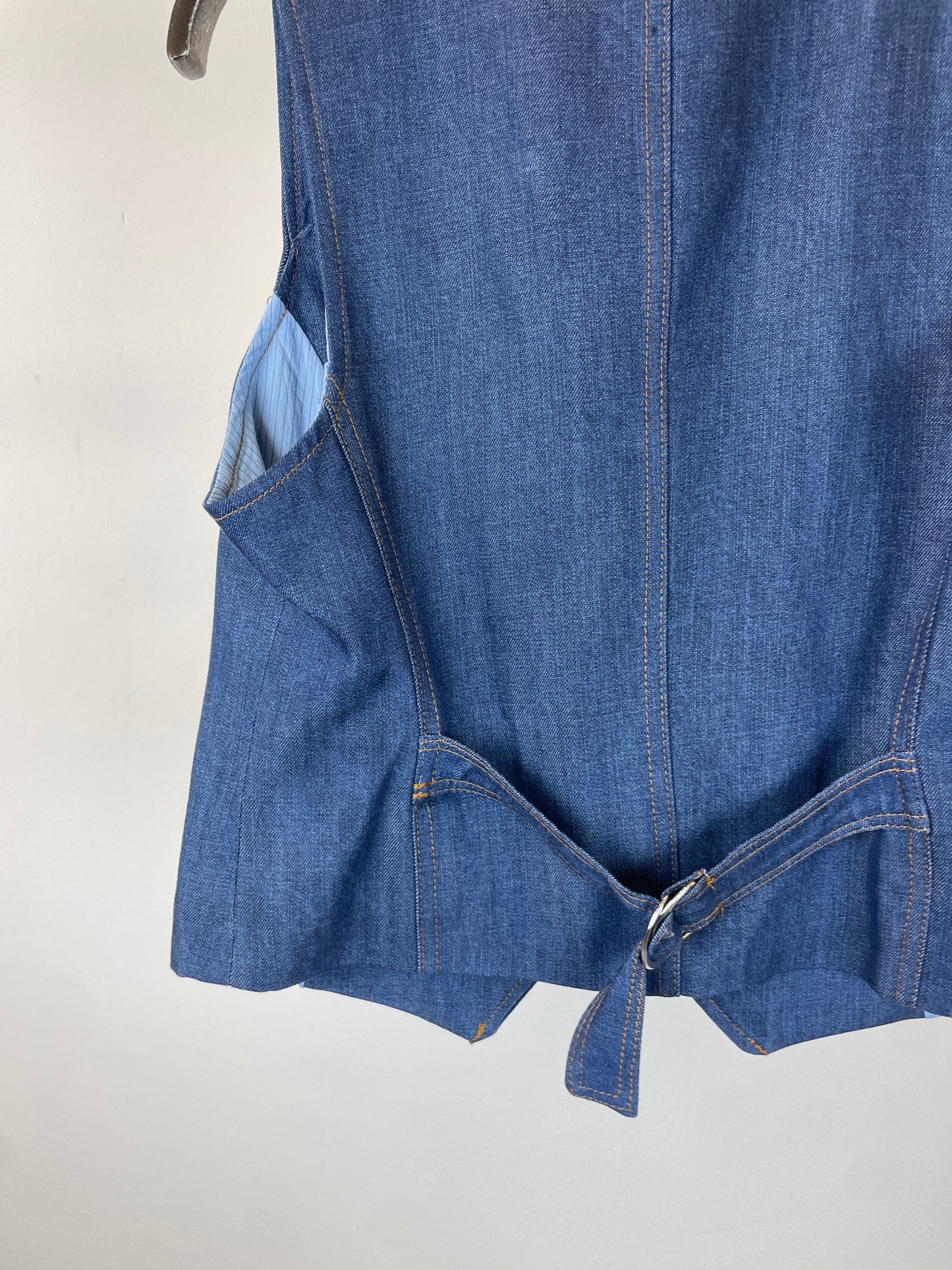 GILET CON CUCITURE DETTAGLIO