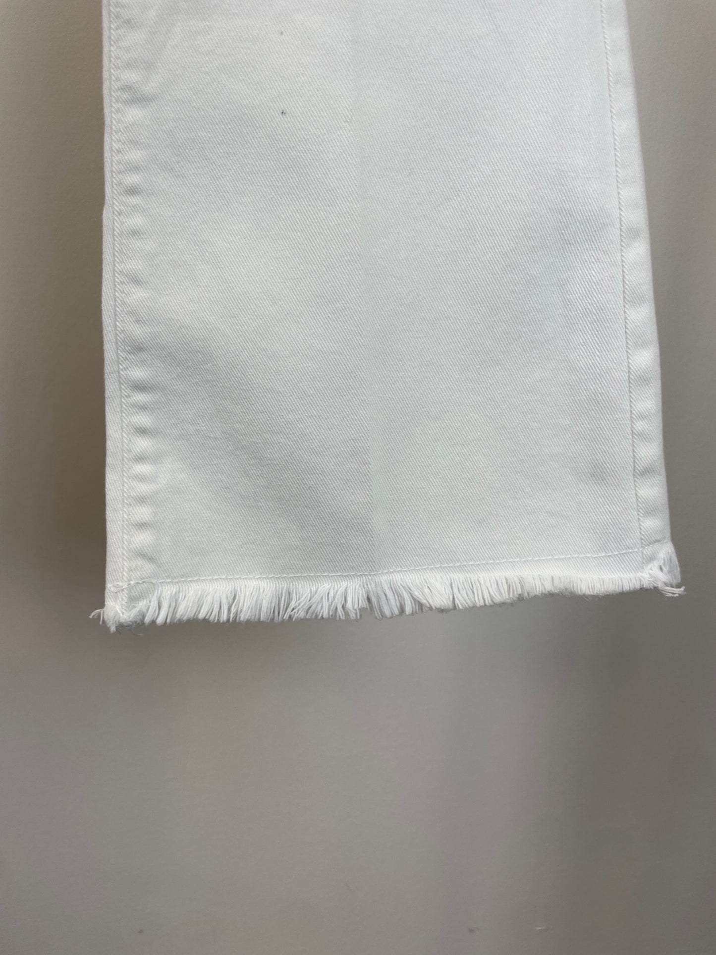 PANTALONE SVASATO SFRANGIATO