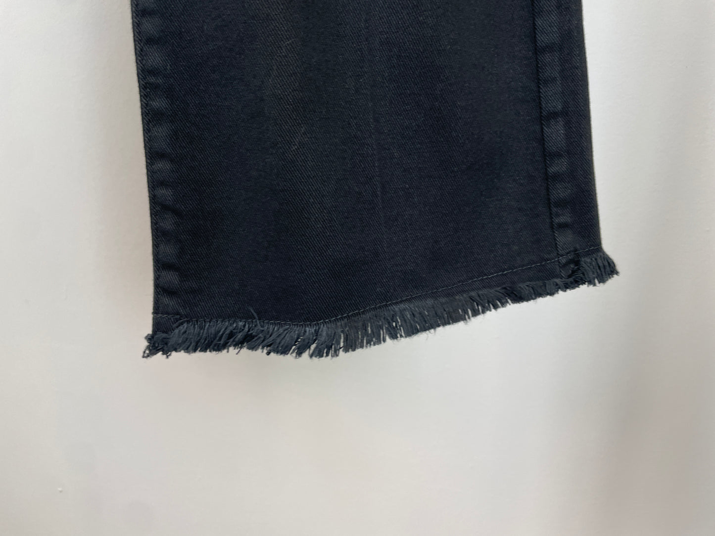 PANTALONE SVASATO SFRANGIATO