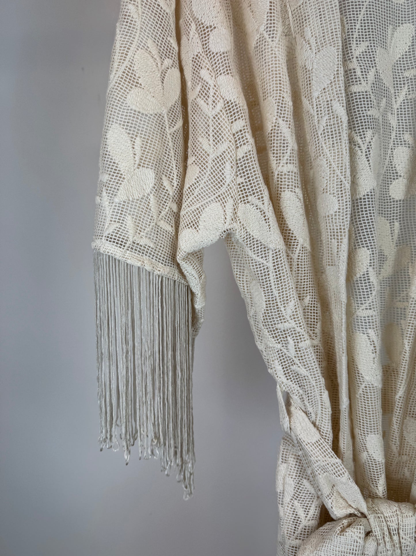 KIMONO IN PIZZO MACRAME' CON FRANGE