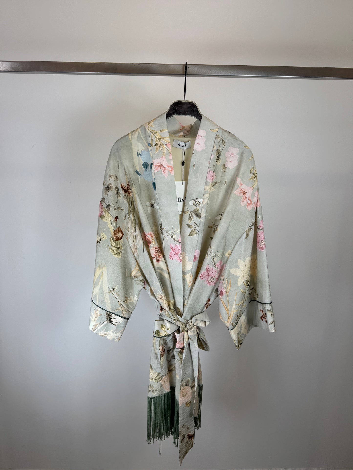 KIMONO FLOREALE CON FRANGE