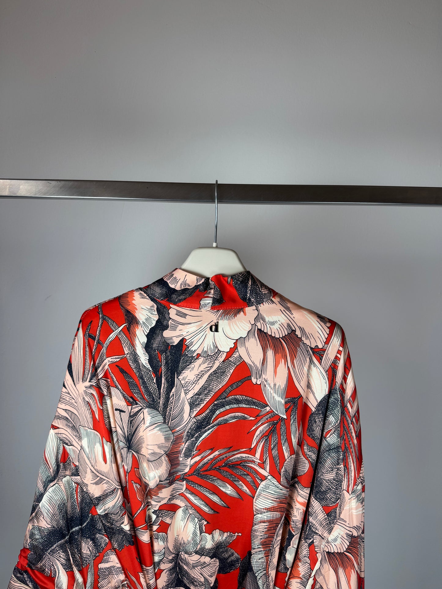 KIMONO FLOREALE CON FRANGE