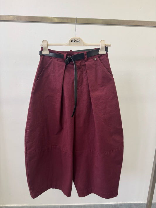 PANTALONE CON PINCES IN COTONE