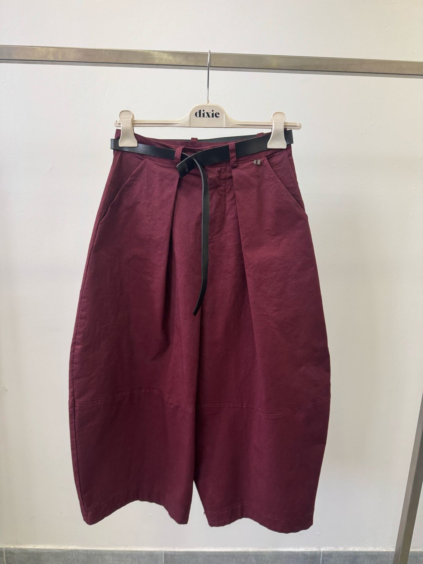 PANTALONE CON PINCES IN COTONE